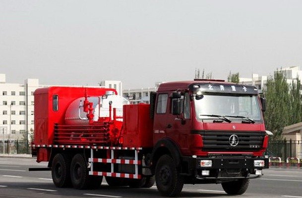 Oilfeild Vehicles : Wax Flushing Truck with Beiben chassis<br />
Other oilfield truck:sand mixing truck,sand transport truck,cementing truck mounted,fracturing truck mounted,workover truck mounted,well flushing truck,wax flushing truck,derrick truck,tanker car Profile Photos of Sino Petroleum Equipment Comany Xian Wei Street - Photo 7 of 20 Oilfeild Vehicles : Wax Flushing Truck with Beiben chassis<br />
Other oilfield truck:sand mixing truck,sand transport truck,cementing truck mounted,fracturing truck mounted,workover truck mounted,well flushing truck,wax flushing truck,derrick truck,tanker car Profile Photos of Sino Petroleum Equipment Comany Xian Wei Street - Photo 7 of 20