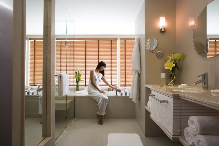 Premier Bathroom Profile Photos of Courtyard by Marriott Bangkok 155/1 Soi Mahadlekluang 1, Rajadamri Road - Photo 6 of 21