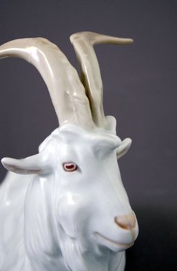  Profile Photos of Antique-Meissen Room 776 - Photo 5 of 47