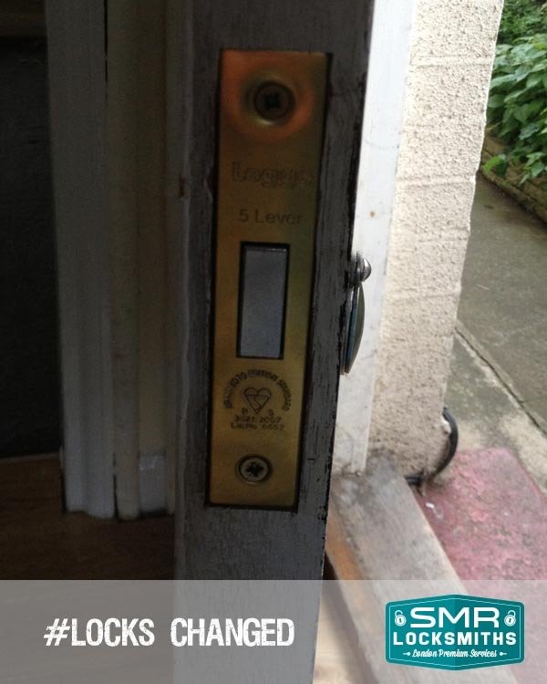 door lock changed in Pimlico by SMR Locksmiths Profile Photos of SMR Locksmiths - Local Pimlico emergency locksmiths Pimlico High Street - Photo 4 of 8