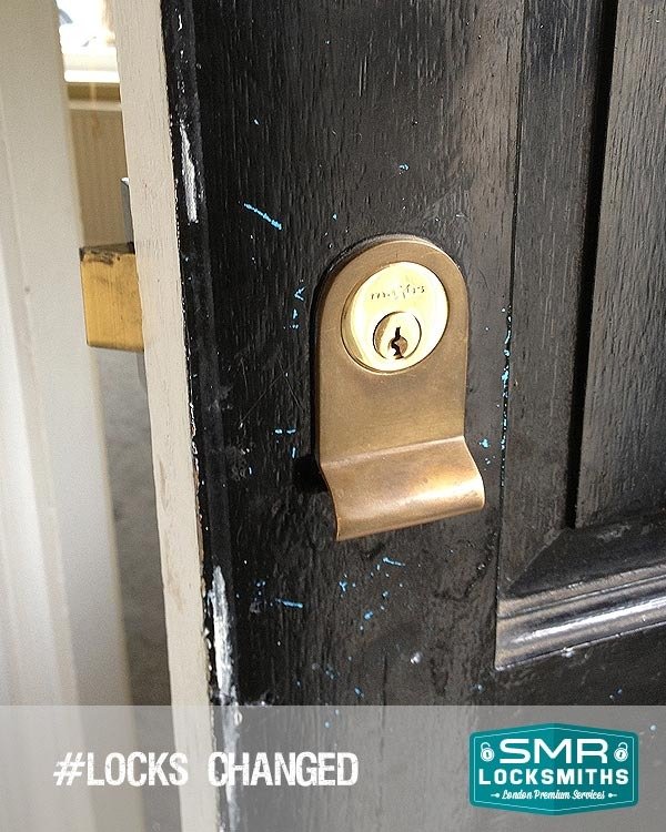door lock changed in Pimlico by SMR Locksmiths Profile Photos of SMR Locksmiths - Local Pimlico emergency locksmiths Pimlico High Street - Photo 6 of 8
