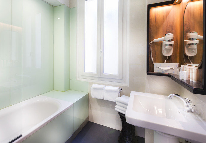  Profile Photos of Hotel La Demeure 51. Boulevard Saint Marcel - Photo 11 of 14