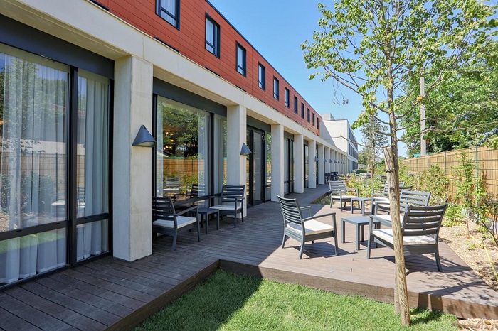  Profile Photos of Hampton by Hilton Toulouse Airport 92 Rue de Bordebasse - Photo 2 of 11