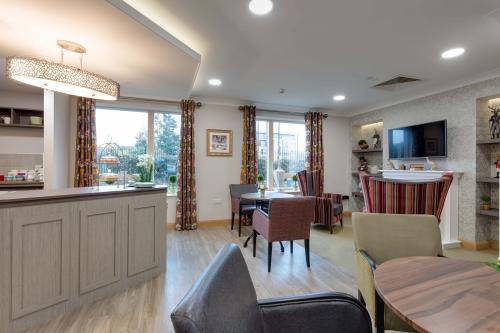  Profile Photos of Mountbatten Grange Care Home Helston Lane - Photo 3 of 4