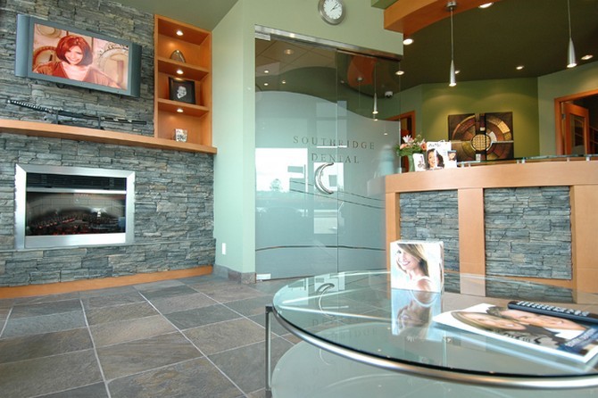 Reception area at Surrey BC dentist Southridge Dental - Family & Cosmetic Dentistry Our Surrey, BC Cosmetic Dentistry of Southridge Dental - Family & Cosmetic Dentistry 5680 152 St #103 - Photo 10 of 16
