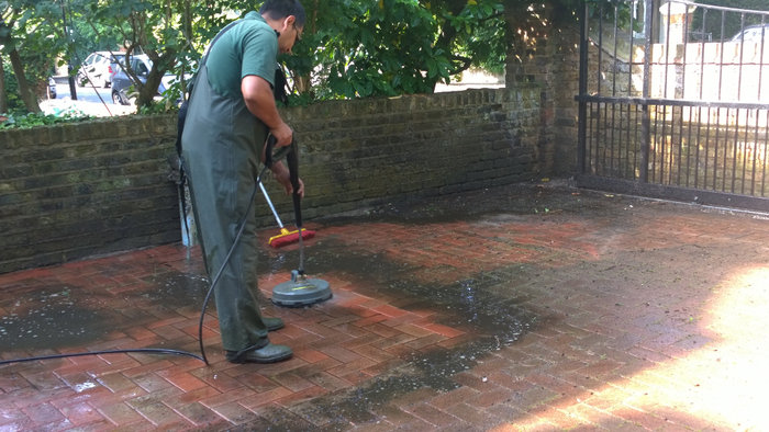  Profile Photos of Gardening Services Gravesend 71 Fairfield Square, Stuart Road - Photo 4 of 5