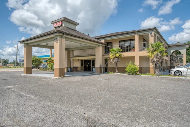  Profile Photos of OYO Hotel Kinder 13894 US-165 - Photo 30 of 31