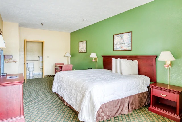  Profile Photos of OYO Hotel Grenada West 1451 Sunset Drive - Photo 3 of 35