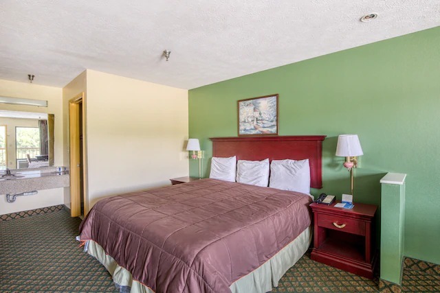  Profile Photos of OYO Hotel Grenada West 1451 Sunset Drive - Photo 6 of 35