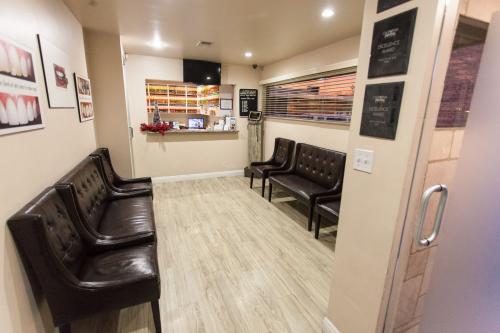 Profile Photos of California Dental Group of Glendale 609 South Glendale Avenue - Photo 3 of 4