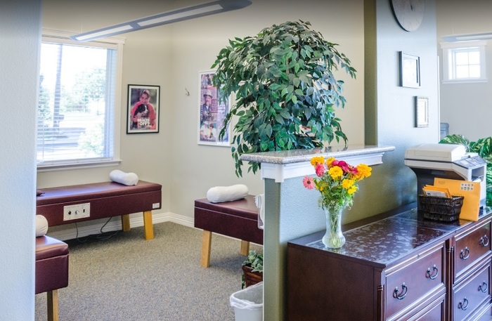  Profile Photos of Henze Chiropractic & Wellness 9211 W Overland Rd - Photo 2 of 4