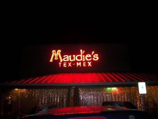  Profile Photos of Maudie's Hill Country 12506 Shops Parkway - Photo 2 of 6