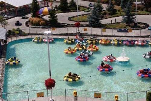  Profile Photos of Tukwila Family Fun Center & Bullwinkle's Restaurant 7300 Fun Center Way - Photo 3 of 4