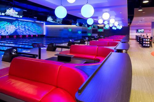  Profile Photos of Tukwila Family Fun Center & Bullwinkle's Restaurant 7300 Fun Center Way - Photo 4 of 4