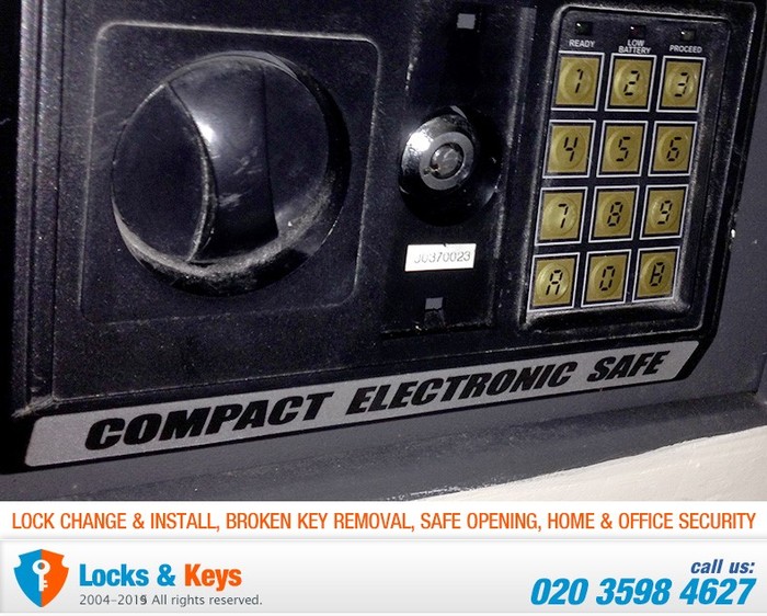  Profile Photos of Locks & Keys Churston Close - Photo 2 of 5
