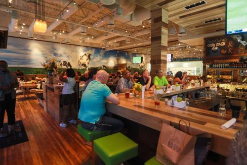 Profile Photos of Zinburger Wine & Burger Bar 8030 Renaissance Parkway, Suite 905 - Photo 2 of 4