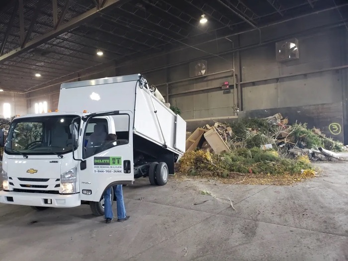  Profile Photos of Delete-IT Junk Removal & Hauling Services Serving Area - Photo 4 of 5