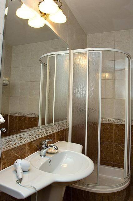  Profile Photos of Pensiune Ambient 3* - elegant B&B 62 Iuliu Maniu Boulevard - Photo 14 of 20