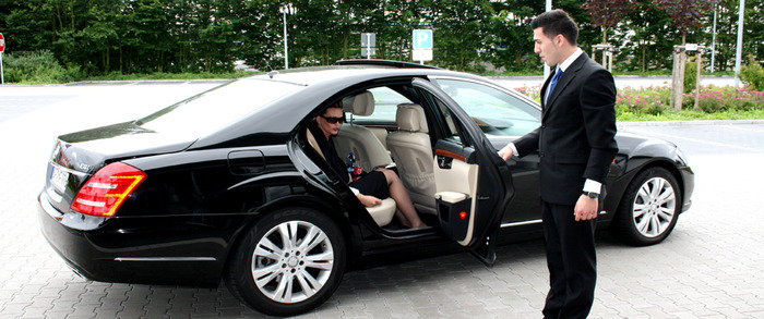 MINI CABS IN LONDON E16  020 75115444 Profile Photos of Mini Cabs In E16 ( 020 7511 5444 ) 403 Factory Road - Photo 1 of 1