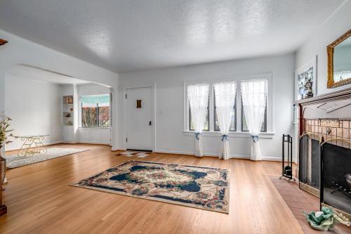  Profile Photos of Matin Real Estate Group â€“ Real Estate Agents Vancouver Washington 1220 Main Street Suite 400 - Photo 3 of 4