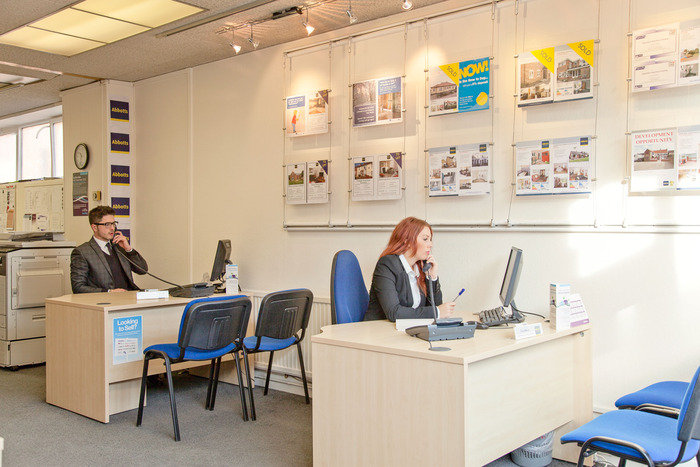  New Album of Abbotts Countrywide 149 High Street Gorleston - Photo 2 of 8