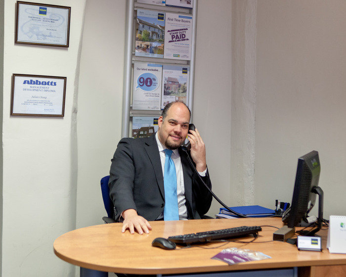  New Album of Abbotts Countrywide 46 High Street Hadleigh - Photo 2 of 7