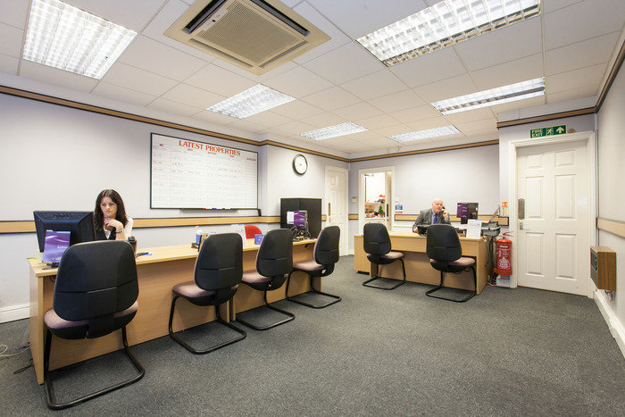  New Album of Bairstow Eves Gidea Park Library, Balgores Lane Gidea Park - Photo 3 of 8