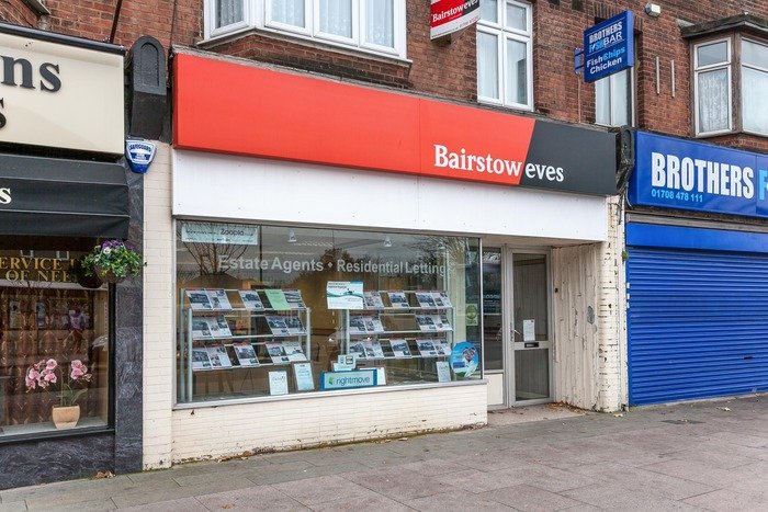  New Album of Bairstow Eves Gidea Park Library, Balgores Lane Gidea Park - Photo 4 of 8