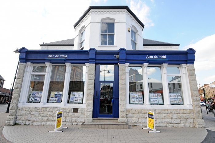  New Album of Alan de Maid Lettings The Old Municipal Buildings, 19 East Street - Photo 1 of 6