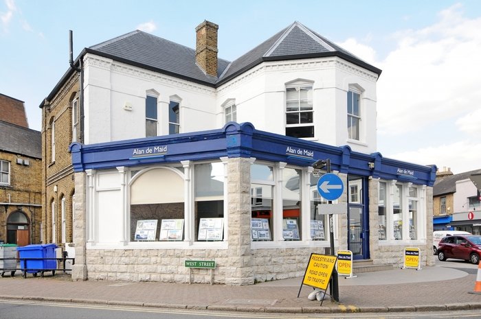  New Album of Alan de Maid Lettings The Old Municipal Buildings, 19 East Street - Photo 2 of 6