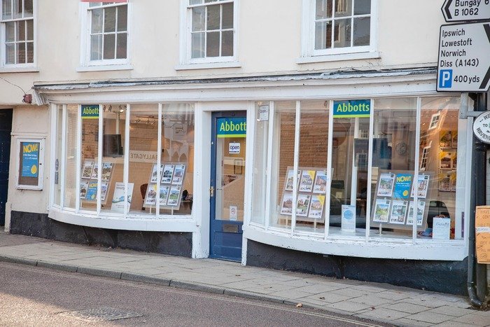  New Album of Abbotts Countrywide 25 New Market - Photo 1 of 8