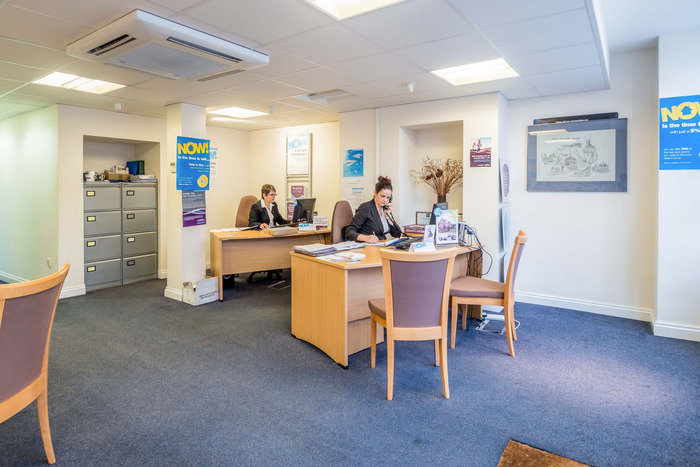 OLYMPUS DIGITAL CAMERA New Album of Abbotts Countrywide 7 Oak Street - Photo 4 of 4