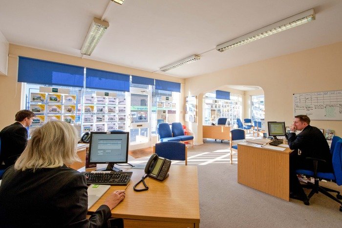  New Album of Abbotts Countrywide 39-41 King Street Mildenhall - Photo 4 of 5