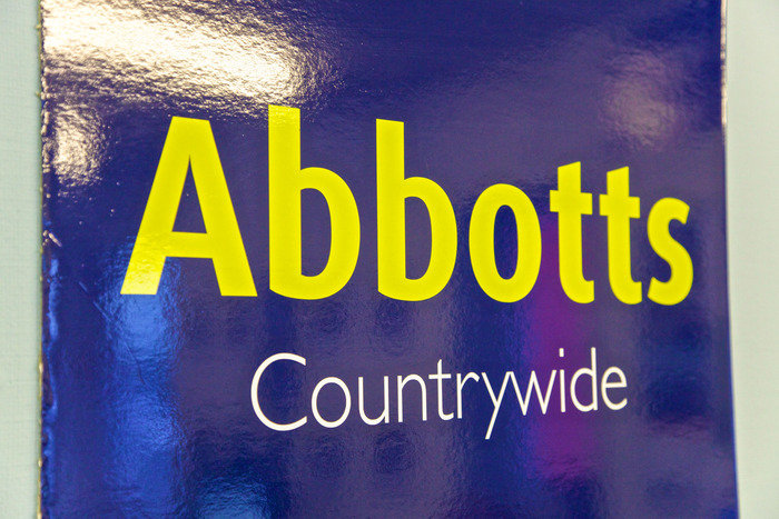Abbotts Branch Photography, High Street, Newmarket New Album of Abbotts Countrywide 124 High Street - Photo 3 of 4