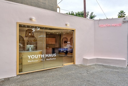  New Album of Youth Haus 868 Huntley Drive - Photo 2 of 3