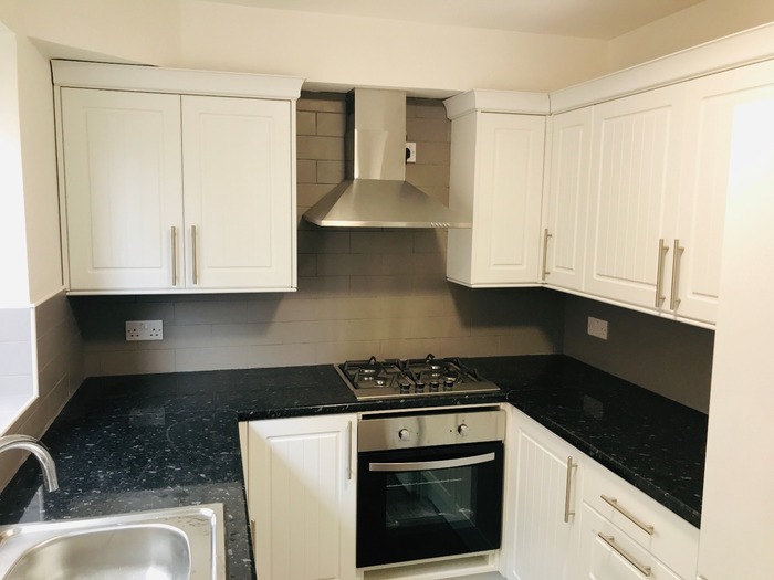  Profile Photos of Hedges & sons 7 Woodside way - Photo 7 of 20