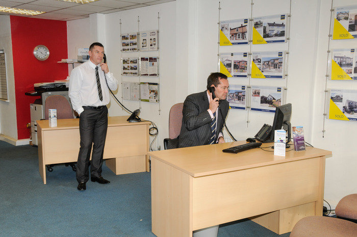  New Album of Abbotts Countrywide 229 High Street - Photo 2 of 4