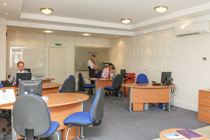  New Album of Abbotts Countrywide 11 North Street - Photo 2 of 5