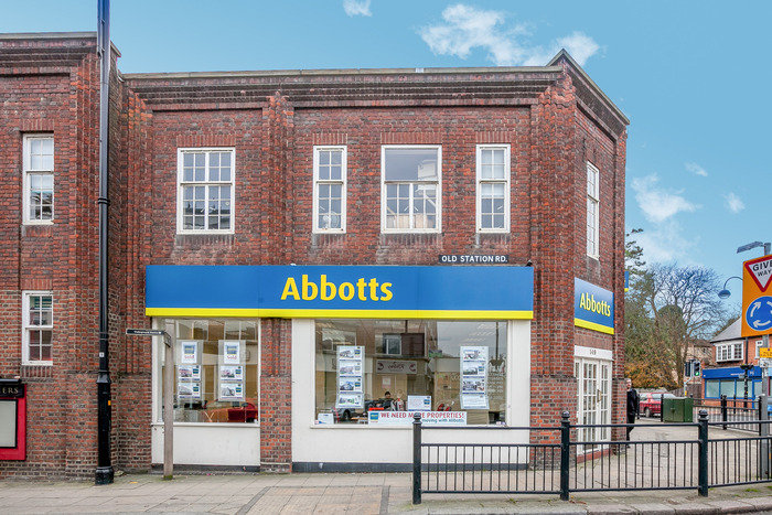  New Album of Abbotts Countrywide 149 High Road - Photo 5 of 5