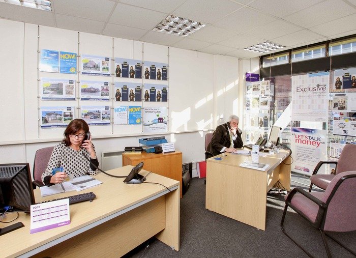  New Album of Abbotts Countrywide 224-226 Hutton Road Shenfield - Photo 2 of 4