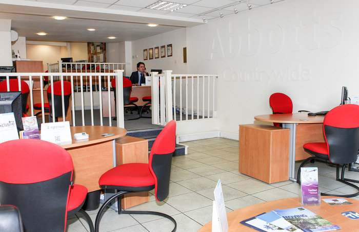  New Album of Abbotts Countrywide 25 High Street - Photo 4 of 4