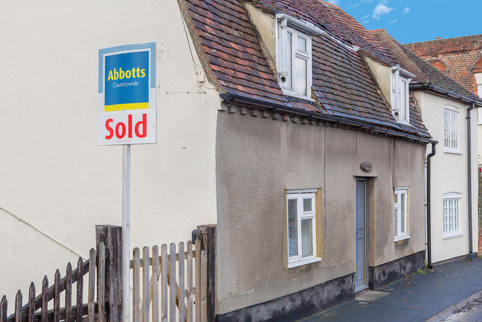  Abbotts Countrywide of Abbotts Countrywide The Vicarage, High Street Dedham - Photo 4 of 8