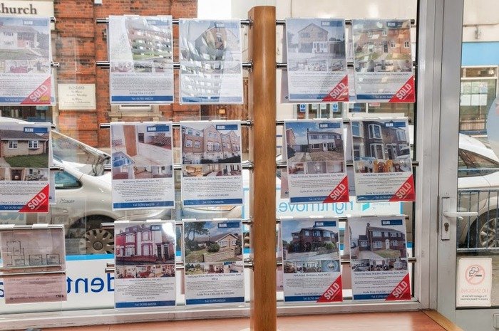  Mann Lettings of Mann Lettings 35 Broadway - Photo 5 of 7