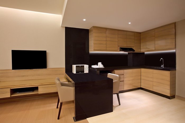 Kitchenette Hidden Jewel in Bangalore City of DoubleTree Suites by Hilton Hotel Bangalore Sarjapur Main Road - Photo 6 of 8