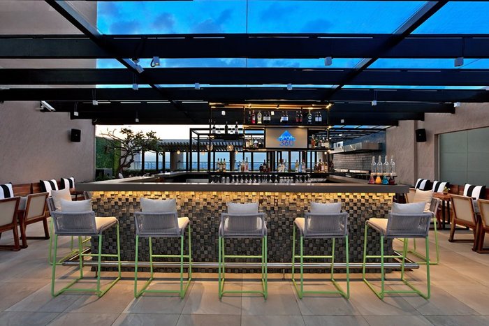 Spot 360 Bar Hidden Jewel in Bangalore City of DoubleTree Suites by Hilton Hotel Bangalore Sarjapur Main Road - Photo 8 of 8