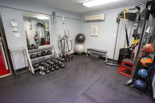  Profile Photos of Train To Perform 4360 Lindell Blvd. - Photo 3 of 4
