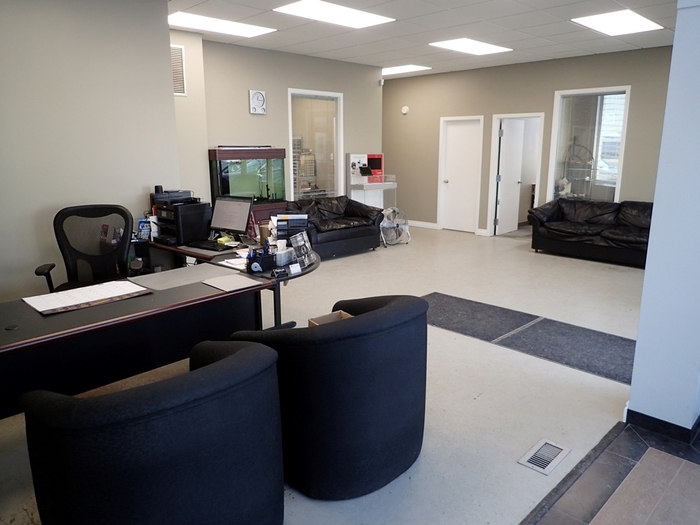  Profile Photos of Platinum Fine Cars 8647 Coronet Road NW - Photo 4 of 7