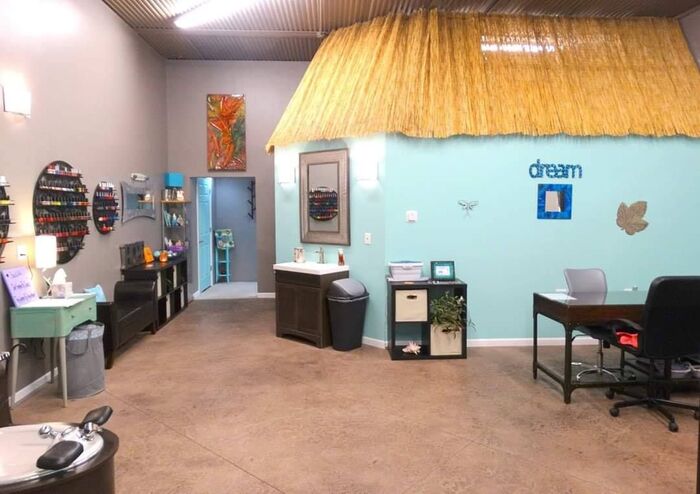  New Album of A Brush of Color 750 W Jefferson St, #C - Photo 4 of 5