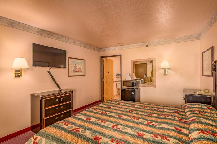  Profile Photos of Albuquerque Inn 7640 Central Ave SE - Photo 2 of 4