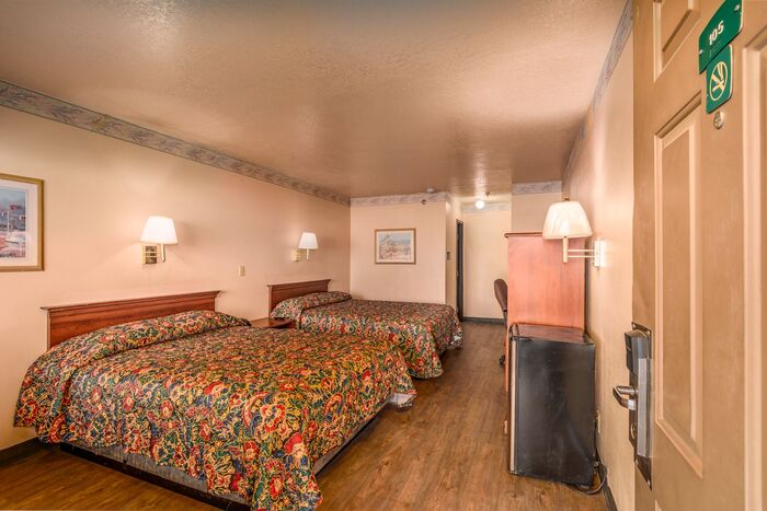  Profile Photos of Albuquerque Inn 7640 Central Ave SE - Photo 3 of 4